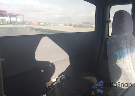 2001 GMC Sonoma Sls z USA, uszkodzony, nr VIN 1GTCT19W718107986